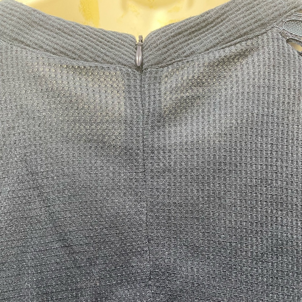 NWT MIHOLL Women’s Navy Long Sleeve Tops Lace Casual Loose Top size medium - Picture 4 of 5